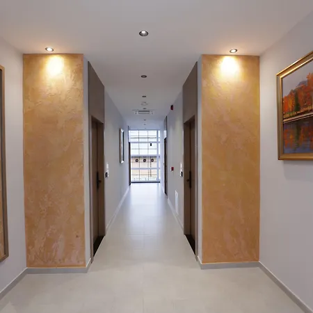 Resiidence 4* Tirana